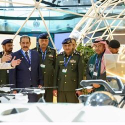 أمير منطقة المدينة المنورة يتفقد مشروع تفويج الزوار للصلاة في الروضة الشريفة بالمسجد النبوي الشريف