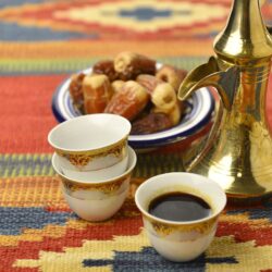 مدينة الملك سعود الطبية تنصح بضرورة الابتعاد عن أعراض الجفاف عبر شرب الماء