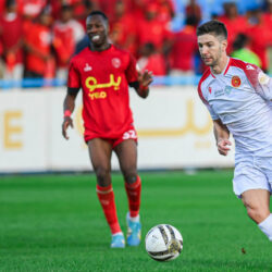 أمير منطقة المدينة المنورة يتفقد مركز العمليات الذكية بالهيئة الملكية بينبع ومركز الخدمات الحكومية الشامل