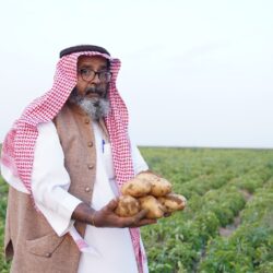 أمير منطقة القصيم يستقبل أصحاب الفضيلة والمسؤولين والمواطنين بقصر التوحيد