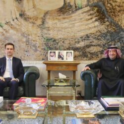 أمير منطقة المدينة المنورة يلتقي مدير التعليم بالمنطقة