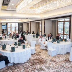 أمير المدينة المنورة يرأس اجتماع محافظي محافظات المنطقة