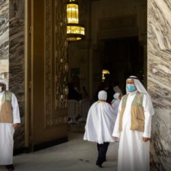 “الشؤون الإسلامية” تدشن برنامج خادم الحرمين لتفطير الصائمين وتوزيع التمور في موريتانيا