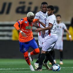 مكافحة المخدرات تقبض على مخالف لنظام أمن الحدود بمنطقة الباحة لترويجه مادتي الحشيش والإمفيتامين المخدرتين