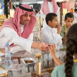 بين دعاء و قرآن زوار المسجد النبوي يقضون أوقاتهم في طمانينة وأمان