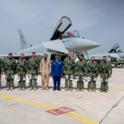 جموع المصلين بالمسجد الحرام يؤدون آخر صلاة جمعة بشهر رمضان المبارك