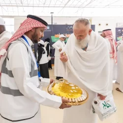 “القرني” يعود إلى أرض الوطن بعد حضوره لمؤتمر طبي في القاهرة