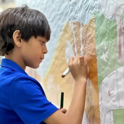 ضيوف الرحمن يؤدون صلاة الجمعة بالمسجد النبوي قبيل أداء شعيرة الحج