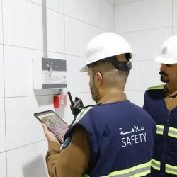 شركة الزمازمة تجري فحصًا مخبريًا لـ 675 عينة لعبوات زمزم