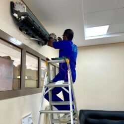 رئيس المجلس الأعلى للشؤون الإسلامية في نيجيريا يزور حي حراء الثقافي