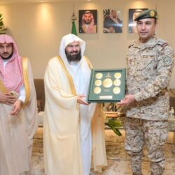 الأمير عبدالعزيز بن سعود يتابع سير العمل في قيادة القوات الخاصة للأمن والحماية بالرياض