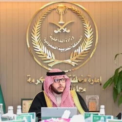 حرس الحدود بمنطقة مكة المكرمة ينقذ (3) مواطنين تعطلت واسطتهم البحرية في عرض البحر