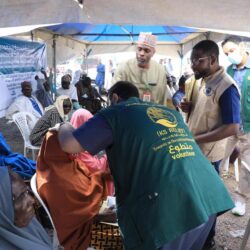 مركز الملك سلمان للإغاثة يختتم المشروع الطبي التطوعي لجراحة المسالك البولية في محافظة عدن بإجراء 109 عمليات متخصصة