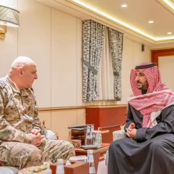 نائب وزير الصناعة والثروة المعدنية لشؤون الصناعة يبحث فرص تعزيز التعاون الاقتصادي والصناعي مع سلطنة عمان