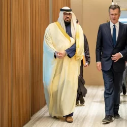 عقد قران الدكتور عبدالرحمن القرني ووالده يشكر المهنئين