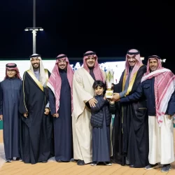 نائب رئيس مجلس الوزراء وزير الداخلية بدولة الإمارات يصل الرياض وفي مقدمة مستقبليه نائب أمير المنطقة