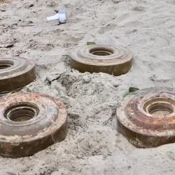 القوات الخاصة للأمن البيئي تضبط مواطنًا مخالفًا لنظام البيئة لإشعاله النار في أراضي الغطاء النباتي بمحمية طويق الطبيعية