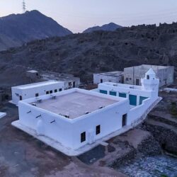 مؤشر سوق الأسهم السعودية يغلق منخفضًا عند مستوى 11811 نقطة