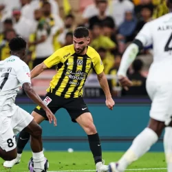 القادسية يخطف فوزًا قاتلًا أمام الرياض في دوري روشن