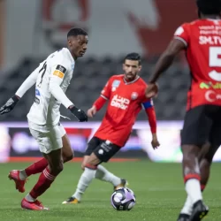 الأخدود يفرض التعادل على الاتحاد في الوقت القاتل