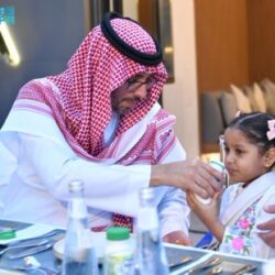 رئيس الشؤون الدينية يدشن “روبوت منارة” لإجابة السائلين في المسجد الحرام