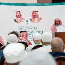 مركز الملك سلمان للإغاثة يوزع 585 سلة غذائية في منطقة بنتن بإندونيسيا