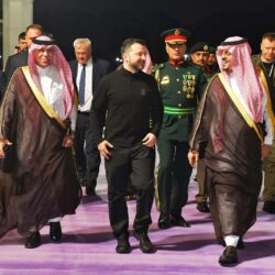 الذهب يرتفع مع هبوط الدولار وعوائد سندات الخزانة