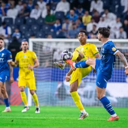 خالد الفيصل في 2400 وردة