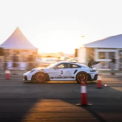 أمير منطقة الرياض ونائبه يؤديان صلاة الميت على صاحب السمو الأمير ناصر بن فهد بن عبدالله بن سعود بن فرحان آل سعود