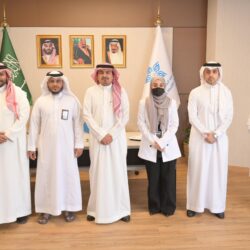 الذهب يهبط بأكثر من 1% في المعاملات الفورية