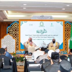 المالديف تكرّم وزير الشؤون الإسلامية بمنحه درع الشخصية الداعمة للوسطية والتسامح لعام 2025