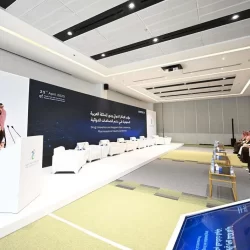 أمير تبوك يستقبل المواطن ناصر العسيري المتنازل عن قاتل شقيقه لوجه الله تعالى