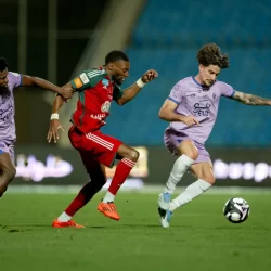 الوحدة يهزم الفتح ويشعل صراع البقاء في دوري روشن