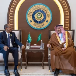 وزير الدولة للشؤون الخارجية يرأس وفد المملكة المشارك في القمة العربية الـ(34) والدورة العادية الـ(5) للقمة العربية التنموية الاقتصادية والاجتماعية