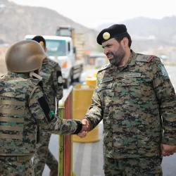 بتوجيه من القيادة.. سمو وزير الدفاع يلتقي سمو رئيس دولة الإمارات العربية المتحدة