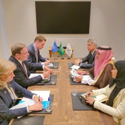 “استدامة” توزّع أكثر من 20 ألف شتلة توت أسود وورد طائفي على مزارعي منطقة الباحة