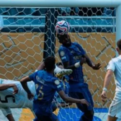 “أونروا” تحذّر من نفاد المستلزمات الطبية الأساسية بغزة