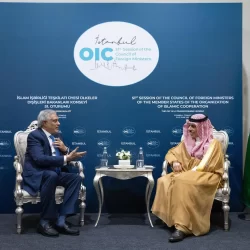 نائب أمير منطقة الرياض يؤدي صلاة الميت على صاحب السمو الأمير مشعل بن عبدالله بن فهد بن فيصل بن فرحان آل سعود