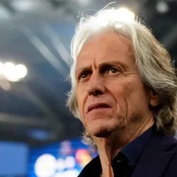 مركز الملك سلمان يوزّع أكثر من 2,700 كرتون تمر في مأرب