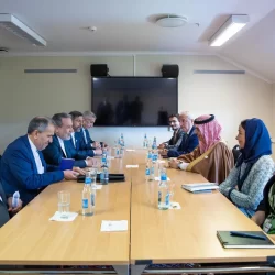 الجوازات تنهي إجراءات مغادرة أولى رحلات ضيوف الرحمن بعد أدائهم مناسك الحج عبر مطار الأمير محمد بن عبدالعزيز بالمدينة المنورة