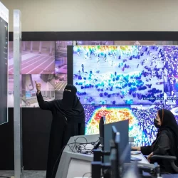 رئيس هيئة الرقابة ومكافحة الفساد يلتقي قيادات ومنسوبي الهيئة المشاركين في موسم حج 1446هـ