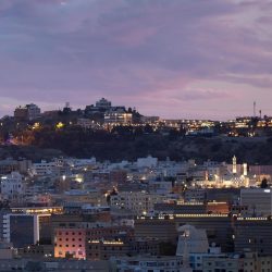 الأولى من نوعها في المملكة.. “التخصصي” بجدة يستأصل ورمًا في الثدي ويعيد ترميمه خلال عملية واحدة باستخدام الروبوت