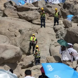 من عرفات .. فِتية الكشافة رمز العطاء