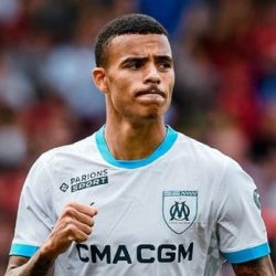 الأمير خالد الفيصل يرفع شكره للقيادة  بمناسبة إصدار الطابع البريدي الخاص بتكريم سموّه