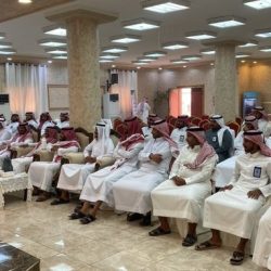 زوار ومشاركون خليجيون ودوليون في المزاد الدولي للصقور بالرياض وسط فرص استثمارية واعدة