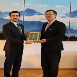 سمو ولي العهد يتلقى رسالة خطية من رئيس جمهورية سيراليون