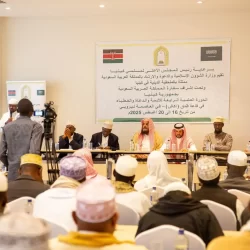 شاطئ المستقبل في جدة يستقطب السياح وهواة السباحة