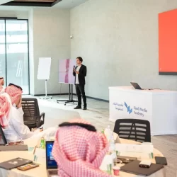 أمير الباحة يكرّم الطلبة الفائزين بجوائز دولية ومحلية