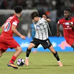 القادسية يفشل في اقتناص الصدارة بعد تعادل سلبي أمام الأخدود