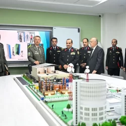 المشرف العام على الخدمات الطبية بوزارة الداخلية يشهد حفل تخريج الدفعة الأولى من برنامج الشهادة المهنية للممارسة الصحية بالسجون